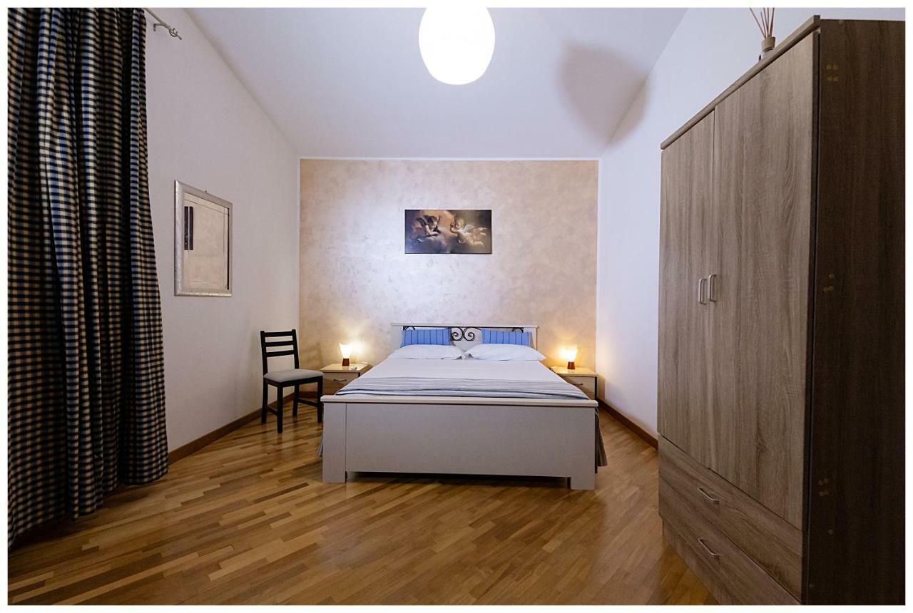 Bed And Breakfast Villa Fatima Trani Exterior foto