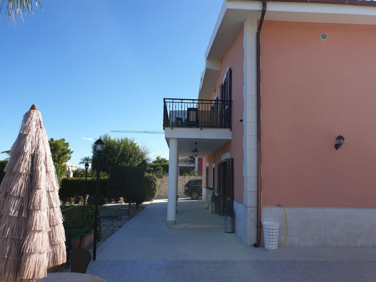 Bed And Breakfast Villa Fatima Trani Exterior foto
