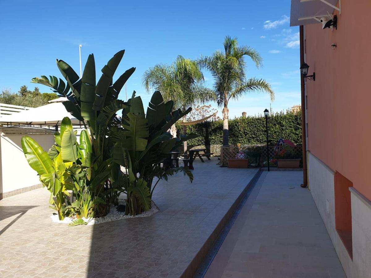 Bed And Breakfast Villa Fatima Trani Exterior foto