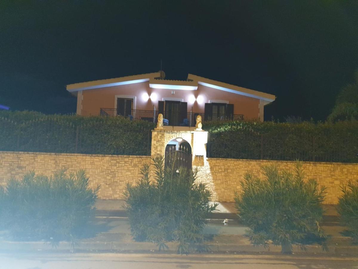 Bed And Breakfast Villa Fatima Trani Exterior foto